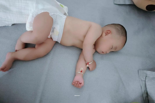 澄迈五个月宝宝呕吐